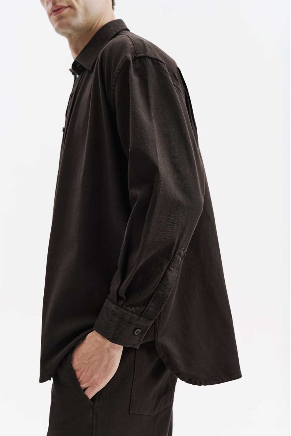 Ανδρικό Σετ Gabardine Oversized με Πουκάμισο & Παντελόνι – Καφέ