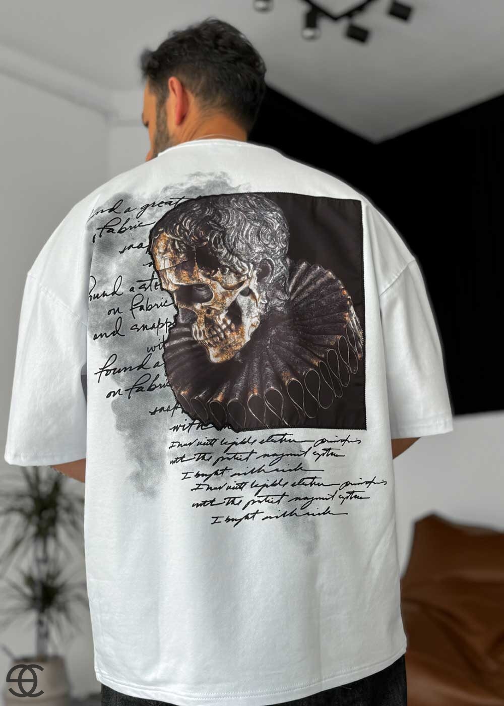 Skull Patches Oversized T-Shirt Με Σχέδιο - Λευκό
